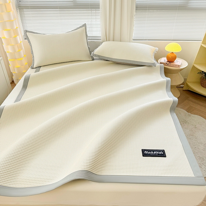 91家纺网 家纺一手货源 找家纺 （总）如一 2025新款A类PE冰豆豆复合三明治凉席时尚款