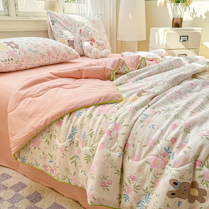 91家纺网 家纺一手货源 找家纺 丝芙妮家居（原乐视家纺） 2025春夏新款针织棉卡通印花夏被夏凉被空调被 爱丽花园