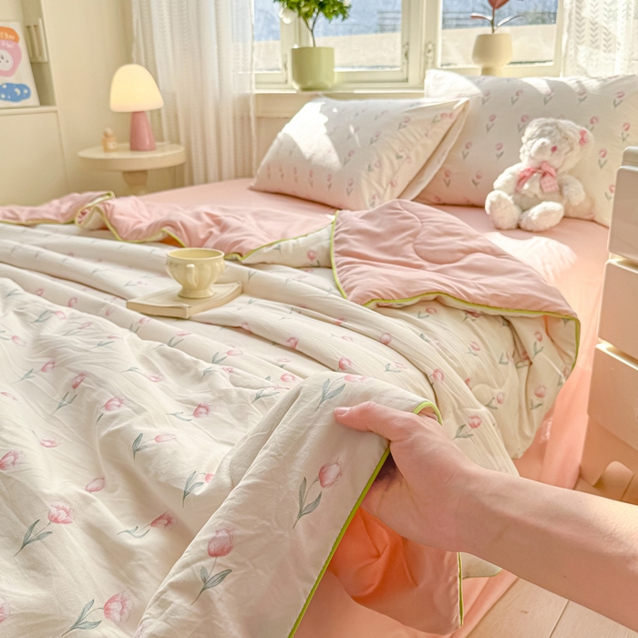 91家纺网 家纺一手货源 找家纺 丝芙妮家居（原乐视家纺） 2025春夏新款针织棉卡通印花夏被夏凉被空调被 花晨