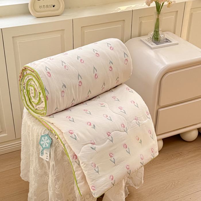 91家纺网 家纺一手货源 找家纺 丝芙妮家居（原乐视家纺） 2025春夏新款针织棉卡通印花夏被夏凉被空调被 花晨