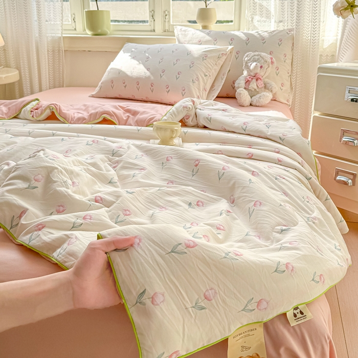 91家纺网 家纺一手货源 找家纺 丝芙妮家居（原乐视家纺） 2025春夏新款针织棉卡通印花夏被夏凉被空调被 花晨