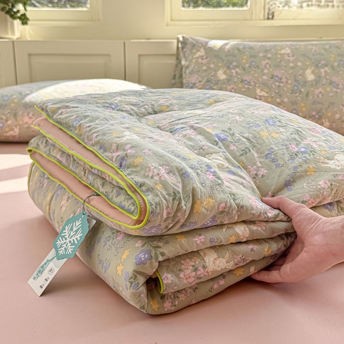 91家纺网 家纺一手货源 找家纺 丝芙妮家居（原乐视家纺） 2025春夏新款针织棉卡通印花夏被夏凉被空调被 可可庄园