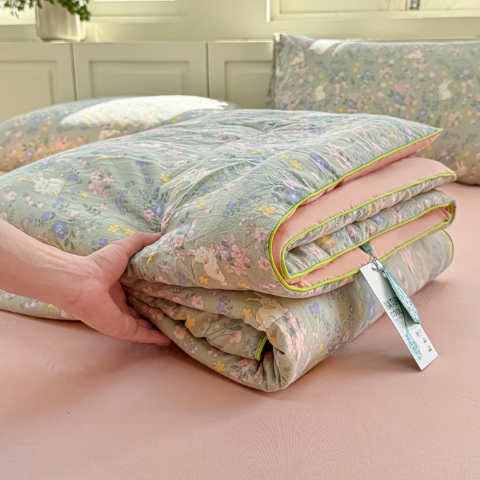 91家纺网 家纺一手货源 找家纺 丝芙妮家居（原乐视家纺） 2025春夏新款针织棉卡通印花夏被夏凉被空调被 可可庄园