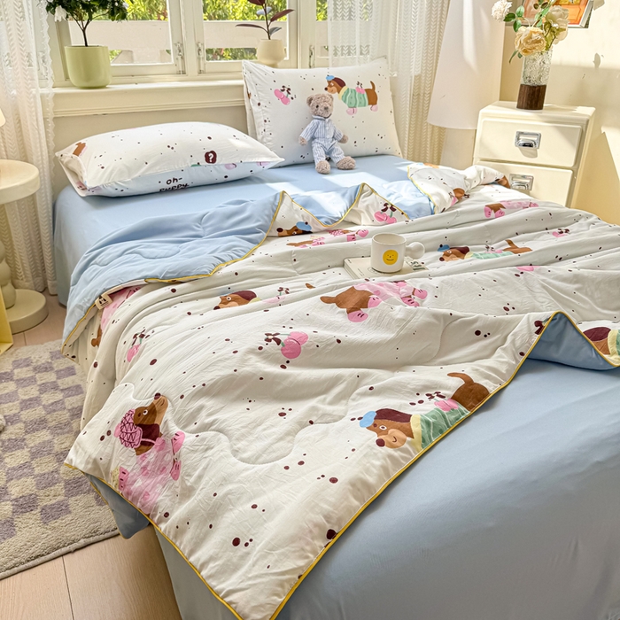 91家纺网 家纺一手货源 找家纺 丝芙妮家居（原乐视家纺） 2025春夏新款针织棉卡通印花夏被夏凉被空调被 趣味小狗