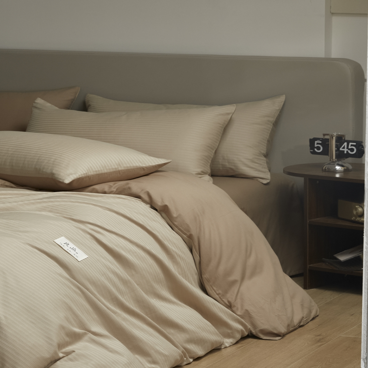 91家纺网 家纺一手货源 找家纺 眠博士 2025新款60贡缎提花四件套 60贡缎-提花雅咖