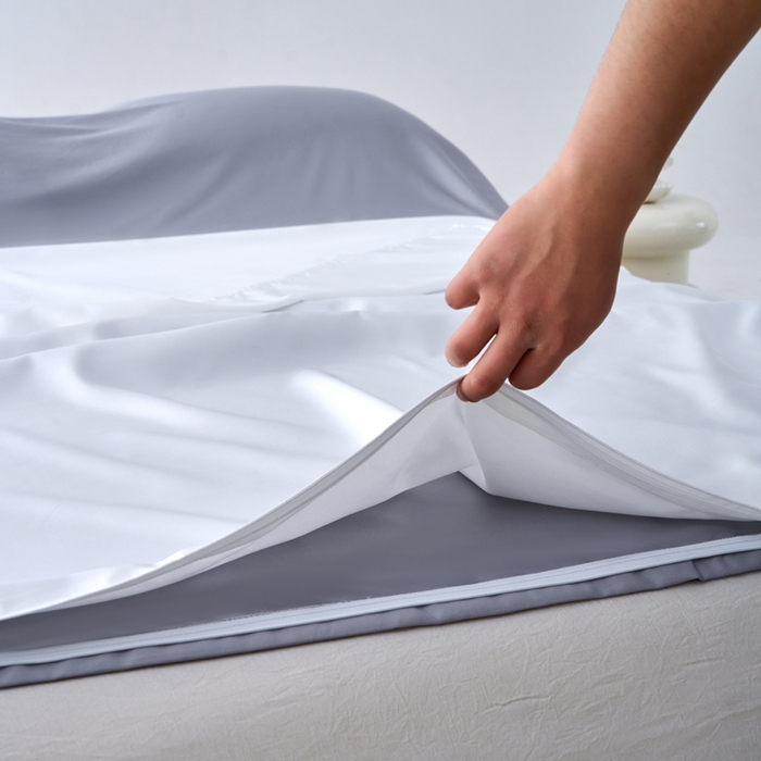 91家纺网 家纺一手货源 找家纺 爱彼家纺 2025新款夏季冰丝纯色旅行睡袋-系列一 睡袋-奶白+银灰