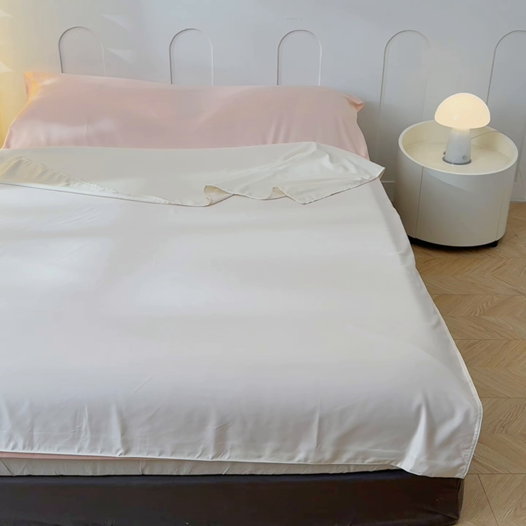 91家纺网 家纺一手货源 找家纺 爱彼家纺 2025新款夏季冰丝纯色旅行睡袋-系列一 睡袋-奶昔白+粉