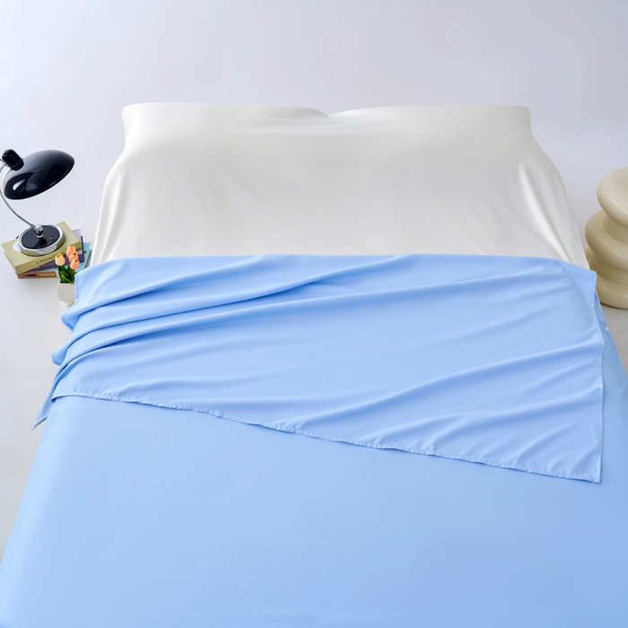 91家纺网 家纺一手货源 找家纺 爱彼家纺 2025新款夏季冰丝纯色旅行睡袋-系列一 睡袋-天蓝+芝士