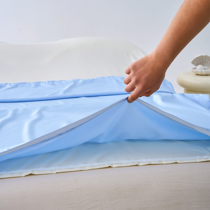 91家纺网 家纺一手货源 找家纺 爱彼家纺 2025新款夏季冰丝纯色旅行睡袋-系列一 睡袋-天蓝+芝士