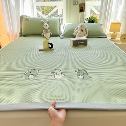 萌飞 2025新款乙纶PE中分子华夫格凉豆豆凉席 中分子PE凉豆豆凉席-调皮小恐龙-果绿【平铺款】