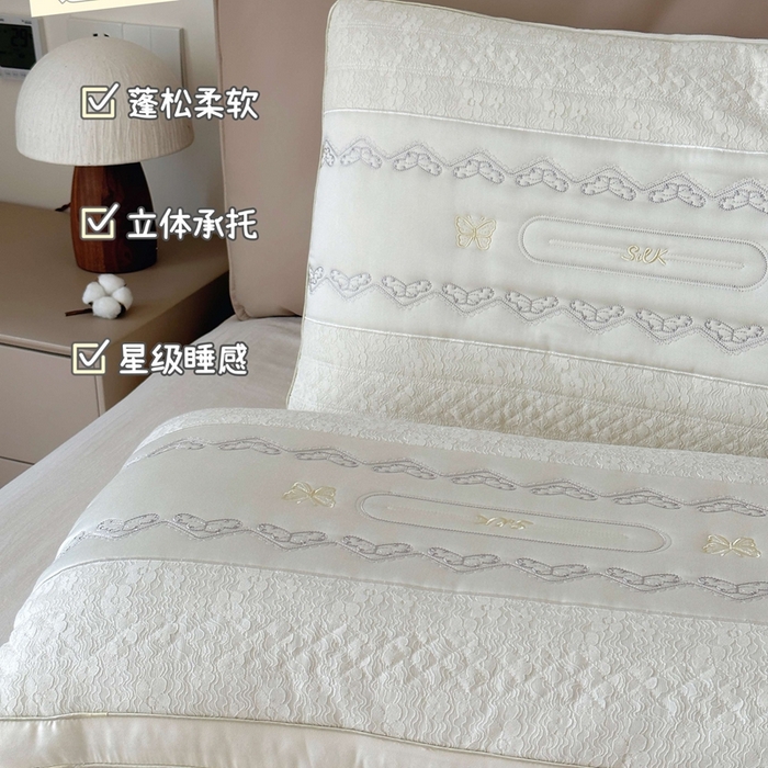 91家纺网 家纺一手货源 找家纺 （总）昕科 2025新款蕾丝复合蚕丝枕-桑蚕丝刺绣蝴蝶蕾丝花边枕芯莱赛尔纤维天丝立体枕头