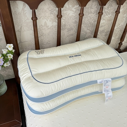 91家纺网 家纺一手货源 找家纺 （总）昕科 2025新款蚕丝蝴蝶立体枕-桑蚕丝刺绣蝴蝶枕芯莱赛尔纤维天丝立体枕头