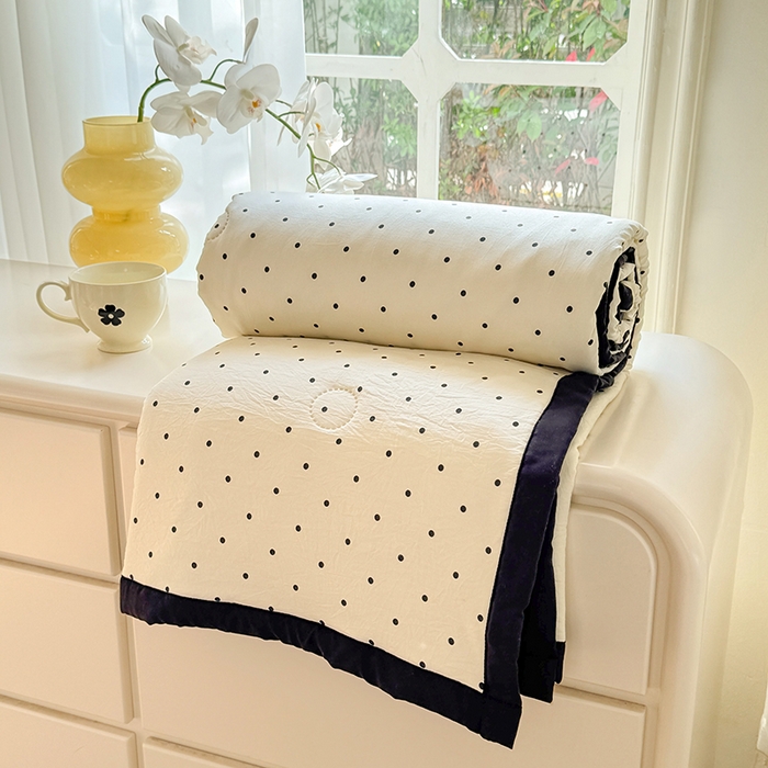 91家纺网 家纺一手货源 找家纺 九诺家纺 2025新款轻奢赫本夏被夏凉被 赫本-波点