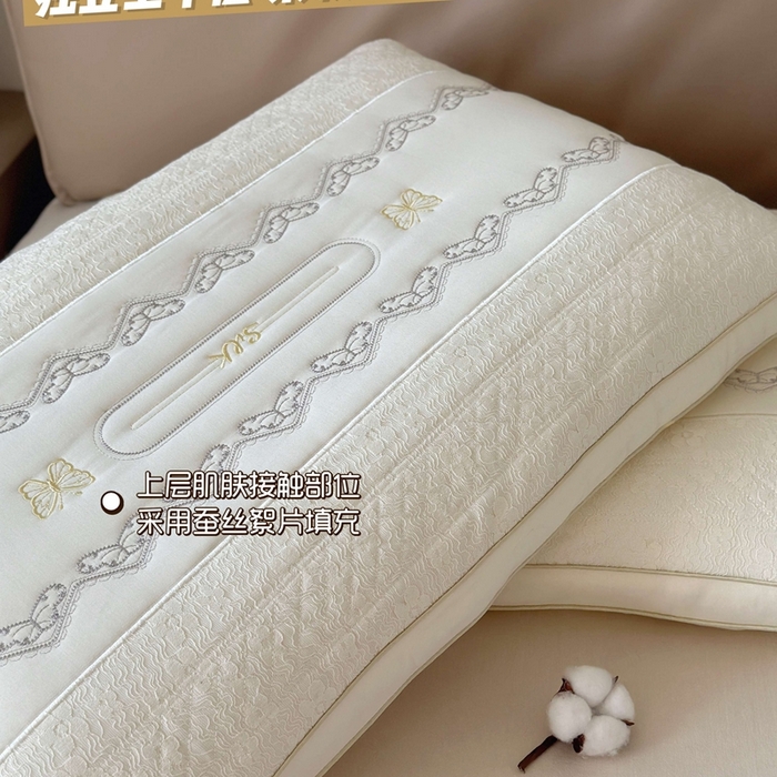 91家纺网 家纺一手货源 找家纺 （总）昕科 2025新款蕾丝复合蚕丝枕-桑蚕丝刺绣蝴蝶蕾丝花边枕芯莱赛尔纤维天丝立体枕头