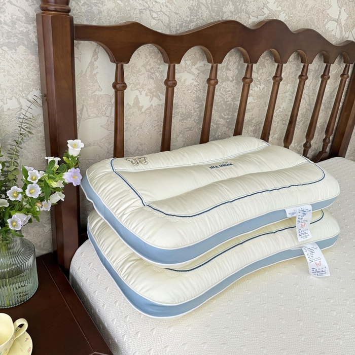 91家纺网 家纺一手货源 找家纺 （总）昕科 2025新款蚕丝蝴蝶立体枕-桑蚕丝刺绣蝴蝶枕芯莱赛尔纤维天丝立体枕头