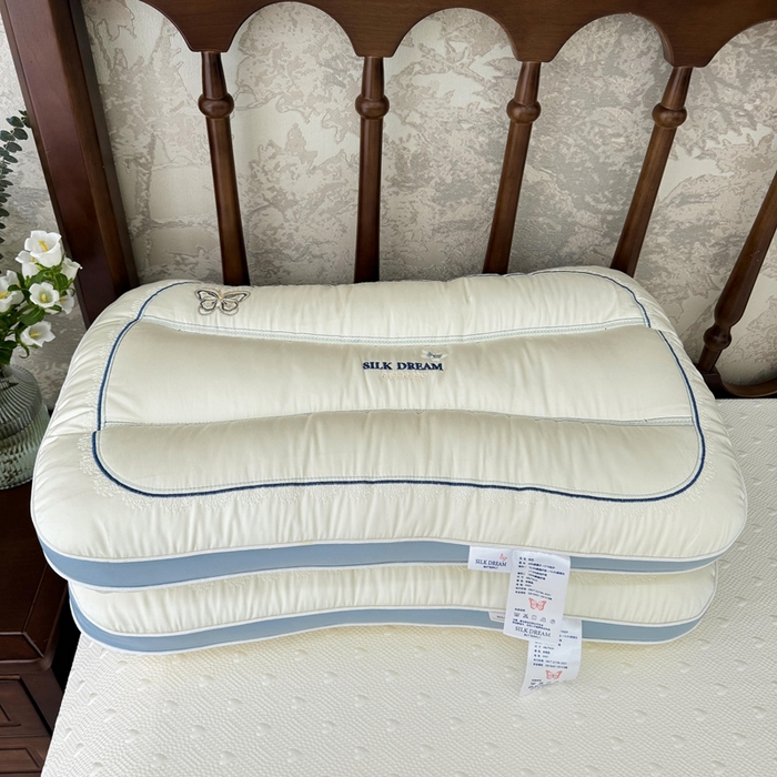 91家纺网 家纺一手货源 找家纺 （总）昕科 2025新款蚕丝蝴蝶立体枕-桑蚕丝刺绣蝴蝶枕芯莱赛尔纤维天丝立体枕头