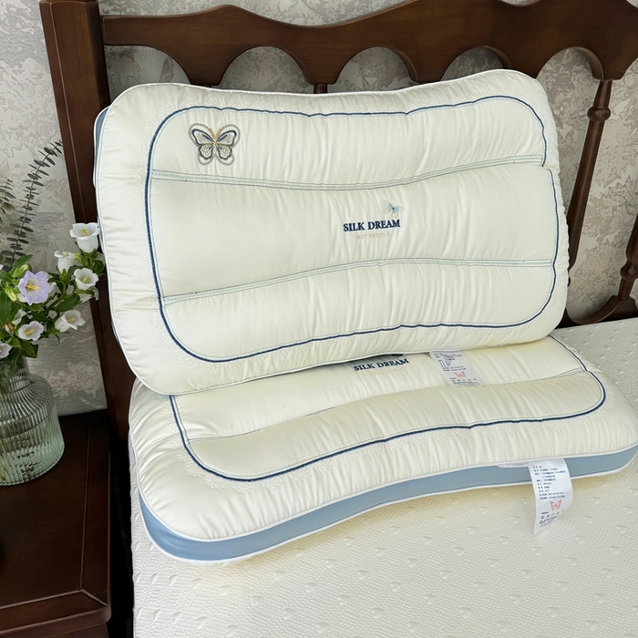 91家纺网 家纺一手货源 找家纺 （总）昕科 2025新款蚕丝蝴蝶立体枕-桑蚕丝刺绣蝴蝶枕芯莱赛尔纤维天丝立体枕头