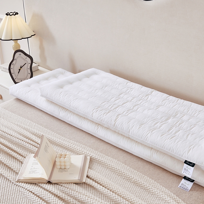 91家纺网 家纺一手货源 找家纺 （总）蚕阿婆 2025新款纯棉双人长枕 1.2米1.5米情侣长枕