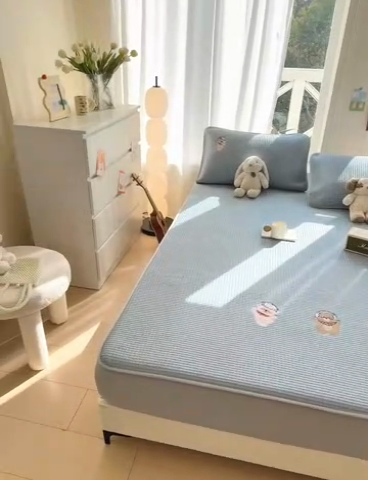 91家纺网 家纺一手货源 找家纺 萌飞 2025新款乙纶PE中分子华夫格凉豆豆凉席 中分子PE凉豆豆凉席-欢乐熊-时尚蓝【床笠款】