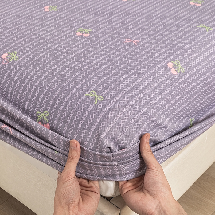 91家纺网 家纺一手货源 找家纺 芃成家纺 2025新款加厚老粗布原棉床笠亲肤单床笠 爱心樱桃