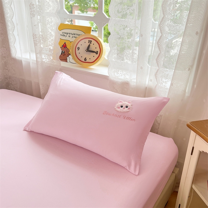 91家纺网 家纺一手货源 找家纺 梦舒羽 2025春夏新款水洗棉兔毛绒贴布绣枕套单枕套（带买家秀） 呆萌奶猫-浪漫粉