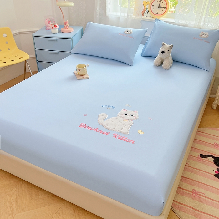 91家纺网 家纺一手货源 找家纺 梦舒羽 2025春夏新款兔毛贴布绣卡通ins风水洗棉床笠学生宿舍床罩床垫保护垫三件套（带买家秀） 呆萌奶猫-海盐兰