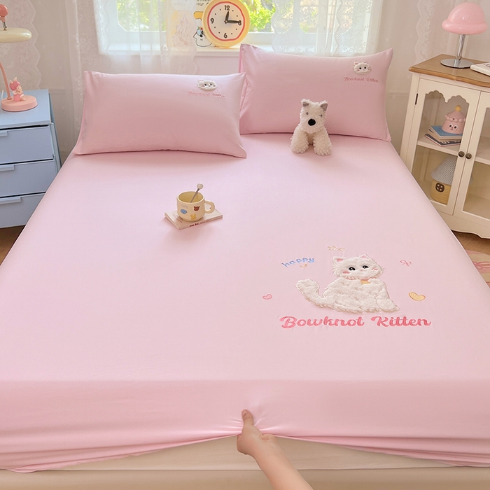 梦舒羽 2025春夏新款兔毛贴布绣卡通ins风水洗棉床笠学生宿舍床罩床垫保护垫三件套（带买家秀） 呆萌奶猫-浪漫粉
