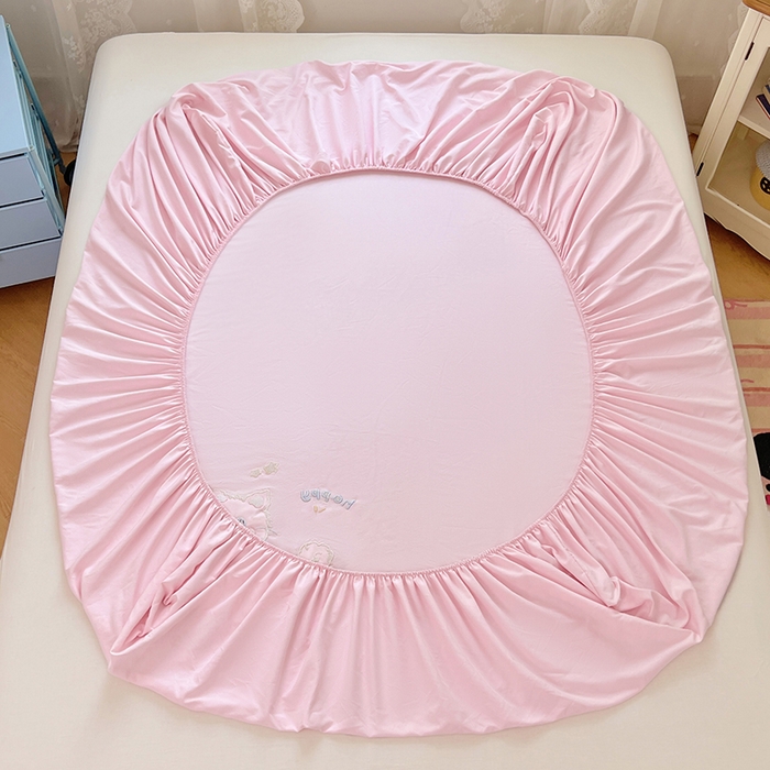 91家纺网 家纺一手货源 找家纺 梦舒羽 2025春夏新款兔毛贴布绣卡通ins风水洗棉床笠学生宿舍床罩床垫保护垫三件套（带买家秀） 呆萌奶猫-浪漫粉