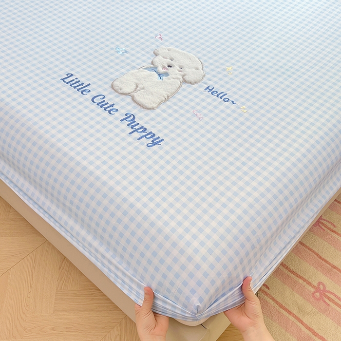 91家纺网 家纺一手货源 找家纺 梦舒羽 2025春夏新款兔毛贴布绣卡通ins风水洗棉床笠学生宿舍床罩床垫保护垫三件套（带买家秀） 萌萌幸运汪-冰川蓝格