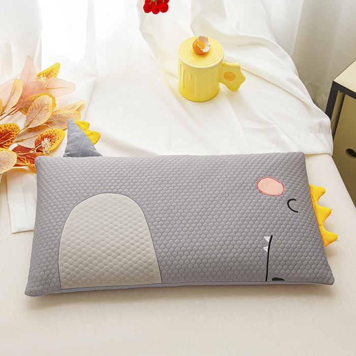 91家纺网 家纺一手货源 找家纺 织布人 2025春夏新款荞麦枕头夏凉感卡通贴布绣小恐龙儿童学生防出汗专用枕芯单枕芯 夏凉卡通-贴布绣小恐龙灰色 30x50cm/只