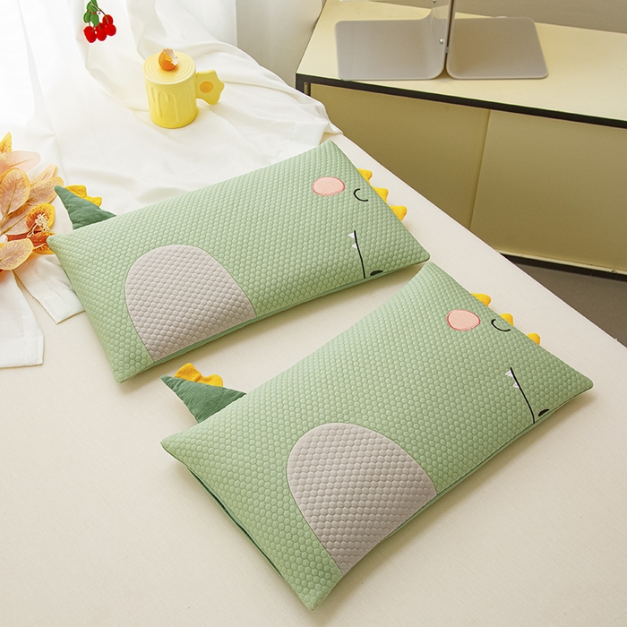 91家纺网 家纺一手货源 找家纺 织布人 2025春夏新款荞麦枕头夏凉感卡通贴布绣小恐龙儿童学生防出汗专用枕芯单枕芯 夏凉卡通-贴布绣小恐龙绿色 30x50cm/只