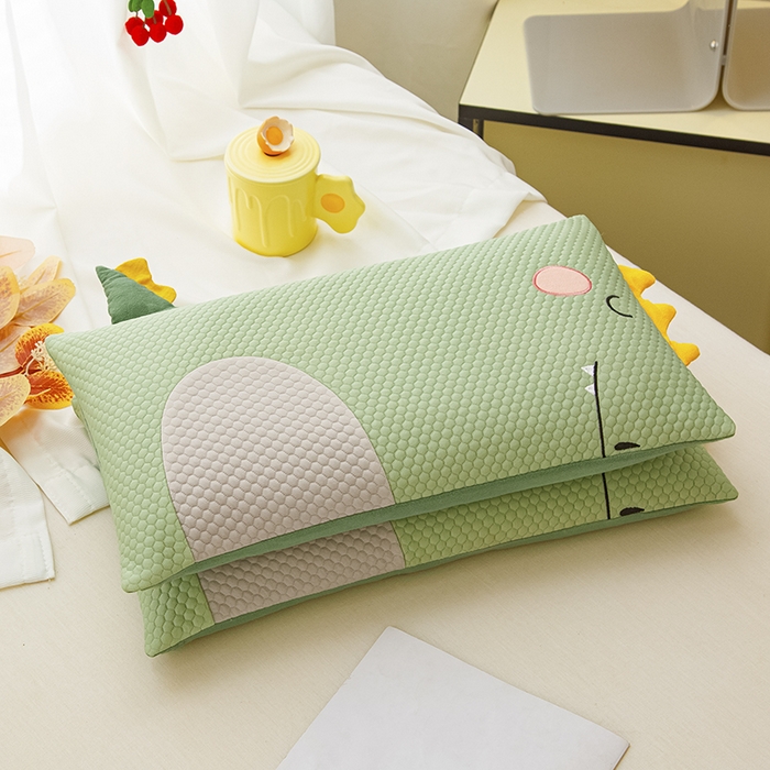 91家纺网 家纺一手货源 找家纺 织布人 2025春夏新款荞麦枕头夏凉感卡通贴布绣小恐龙儿童学生防出汗专用枕芯单枕芯 夏凉卡通-贴布绣小恐龙绿色 30x50cm/只