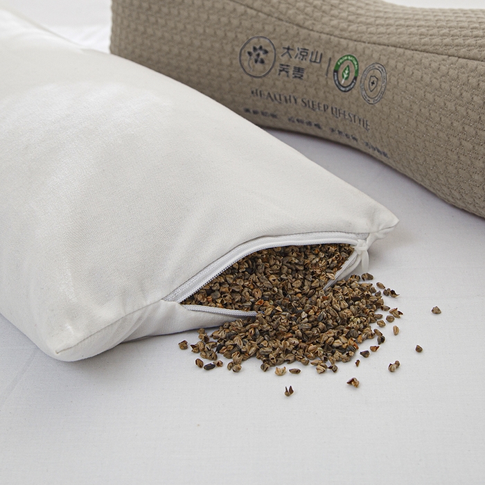 91家纺网 家纺一手货源 找家纺 织布人 2025春夏新款荞麦枕直播爆款升级款针织反弓立体大凉山荞麦枕头硬枕芯单枕芯 升级立体颈椎腰垫枕-灰色 40x15x8cm/只