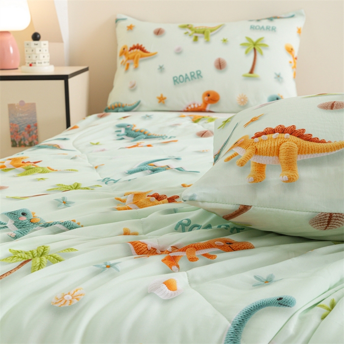 91家纺网 家纺一手货源 找家纺 天瑜家纺 2025新款5D印花棉绸卡通夏被 5D恐龙乐园