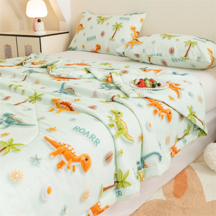 91家纺网 家纺一手货源 找家纺 天瑜家纺 2025新款5D印花棉绸卡通夏被 5D恐龙乐园