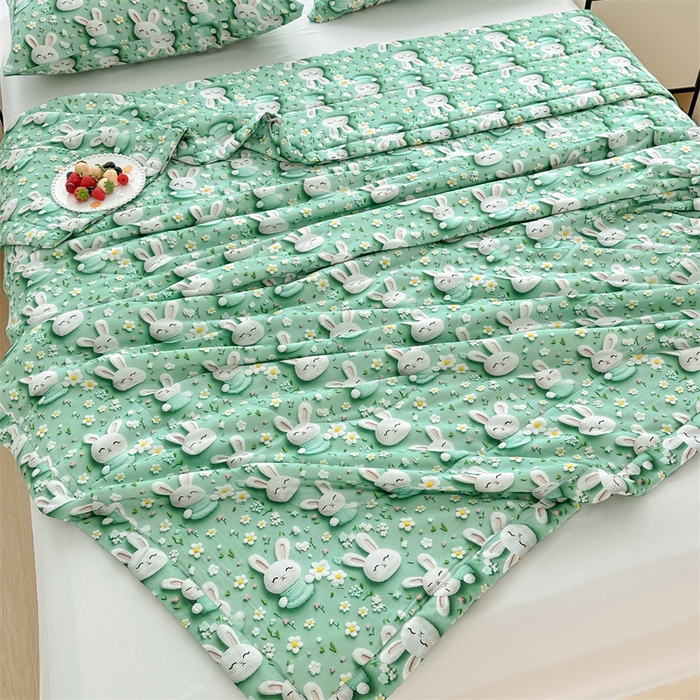 91家纺网 家纺一手货源 找家纺 天瑜家纺 2025新款5D印花棉绸卡通夏被 5D小兔子