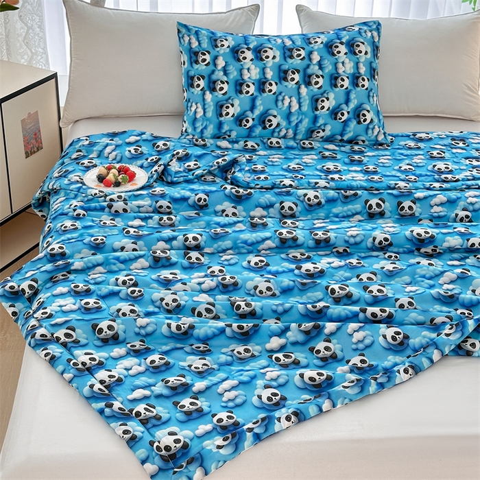 91家纺网 家纺一手货源 找家纺 天瑜家纺 2025新款5D印花棉绸卡通夏被 5D熊猫蓝