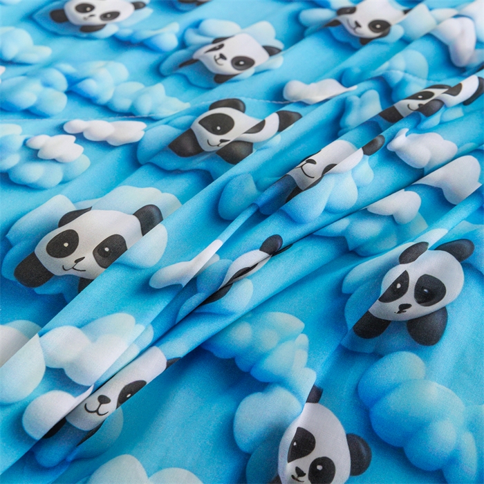 91家纺网 家纺一手货源 找家纺 天瑜家纺 2025新款5D印花棉绸卡通夏被 5D熊猫蓝