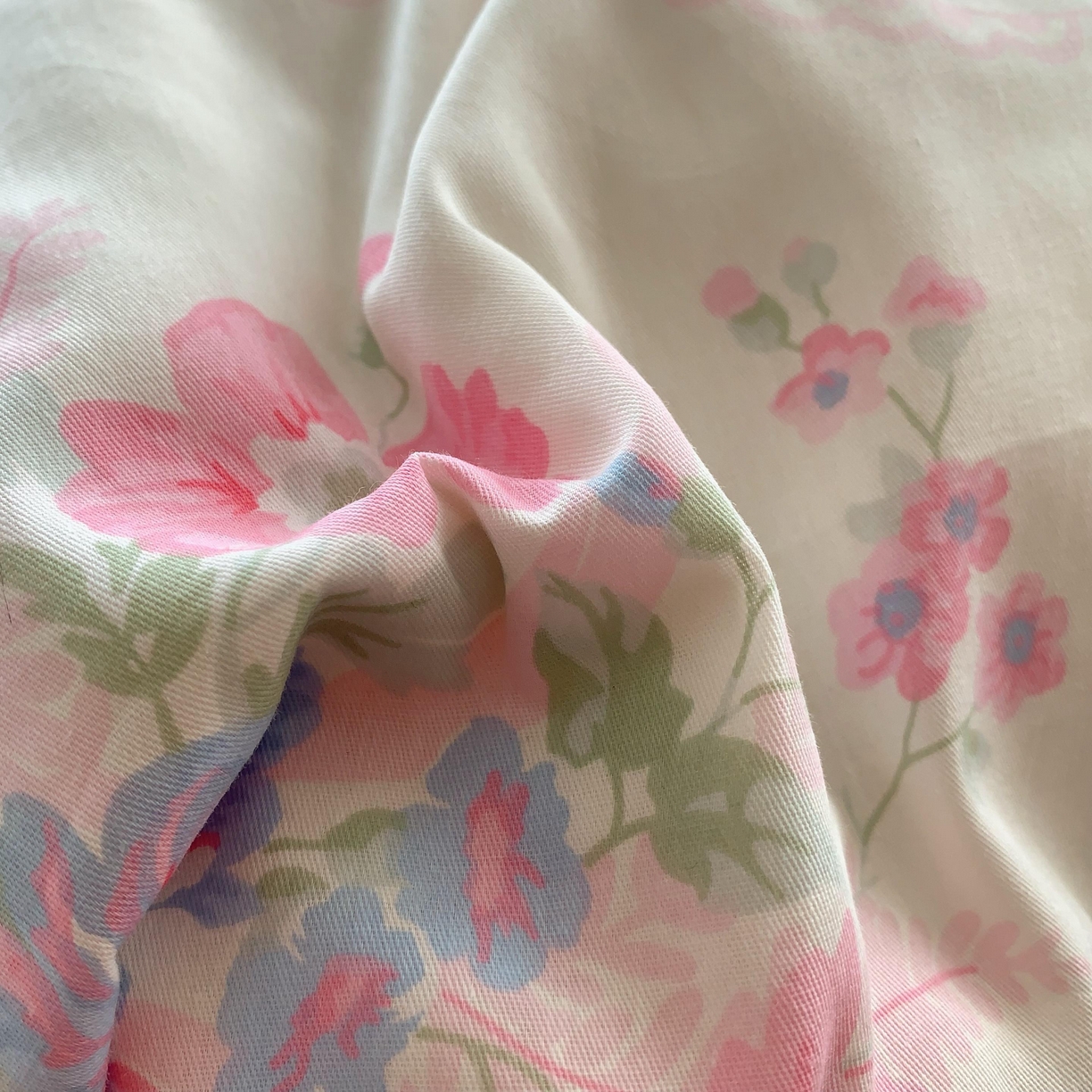 91家纺网 家纺一手货源 找家纺 莱豫家纺 2025新款亲肤舒适小清新印花纯棉四件套 柏林梦境