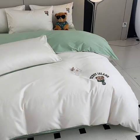 91家纺网 家纺一手货源 找家纺 泰迪爱兰Teddy ISLAND 2026新款100支绣花（50支）三件套四件套 富士白+抹茶绿