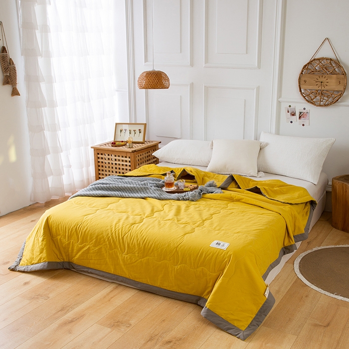91家纺网 家纺一手货源 找家纺 天瑜家纺 2025新款全棉纯色水洗棉夏被被子被芯 明亮黄