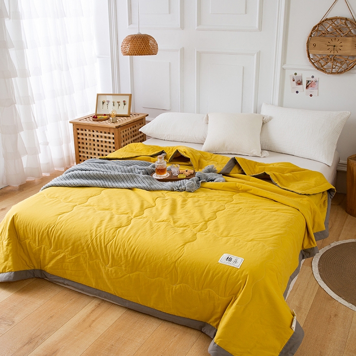 91家纺网 家纺一手货源 找家纺 天瑜家纺 2025新款全棉纯色水洗棉夏被被子被芯 明亮黄