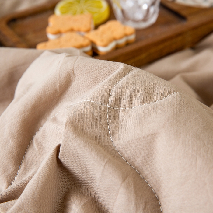 91家纺网 家纺一手货源 找家纺 天瑜家纺 2025新款全棉纯色水洗棉夏被被子被芯 卡其