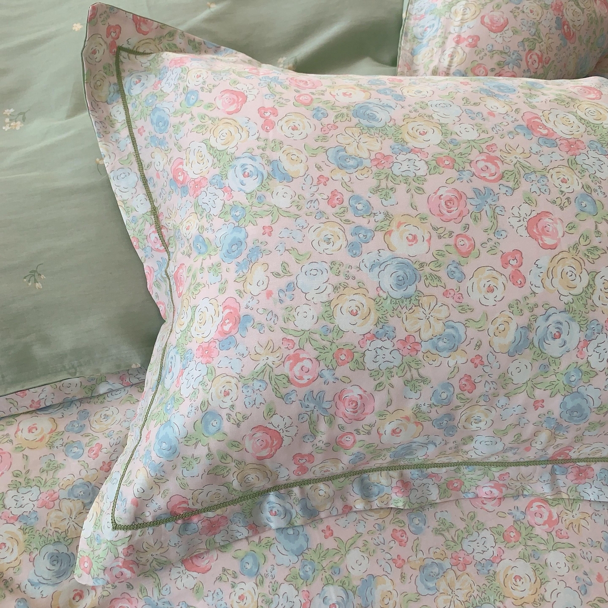 91家纺网 家纺一手货源 找家纺 莱豫家纺 2025新款亲肤舒适小清新印花纯棉四件套 碧野