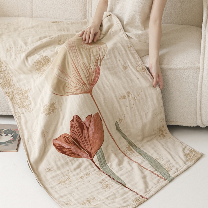 91家纺网 家纺一手货源 找家纺 爱港家纺 2025新款全棉全彩纱浴巾 披肩毯 午睡纱布毯 浴巾-闭月-貂蝉 75*150cm/条