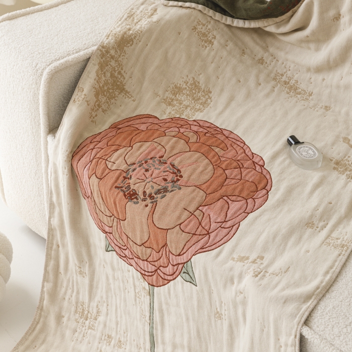 91家纺网 家纺一手货源 找家纺 爱港家纺 2025新款全棉全彩纱浴巾 披肩毯 午睡纱布毯 浴巾-羞花-贵妃 75*150cm/条