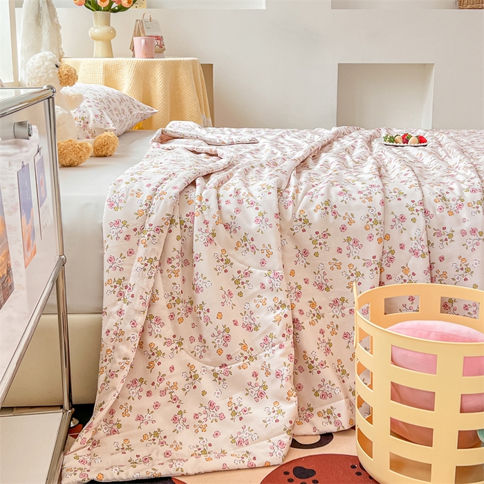 91家纺网 家纺一手货源 找家纺 天瑜家纺 2025新款棉绸夏被苏香绸舒香绸夏凉被人造棉空调被 春日粉