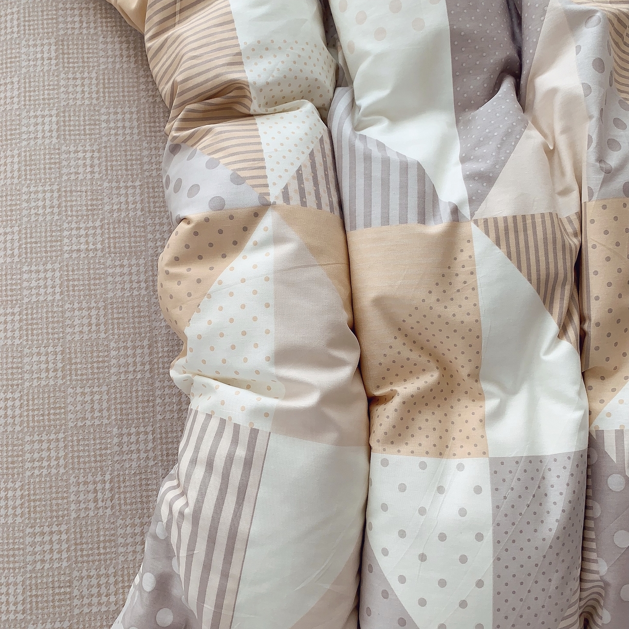 91家纺网 家纺一手货源 找家纺 莱豫家纺 2025新款亲肤舒适小清新印花纯棉四件套 卡布奇诺