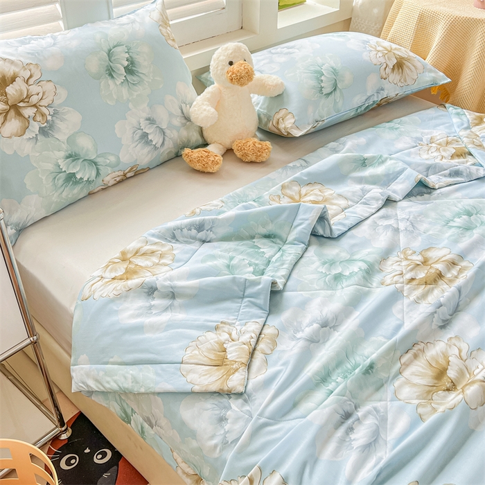 91家纺网 家纺一手货源 找家纺 天瑜家纺 2025新款棉绸夏被苏香绸舒香绸夏凉被人造棉空调被 盛世牡丹蓝