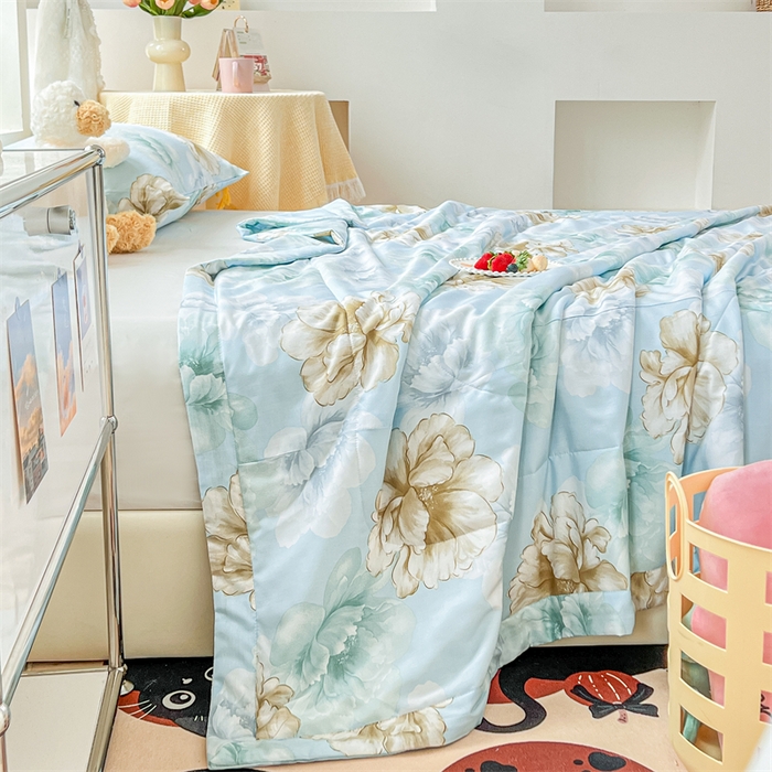 91家纺网 家纺一手货源 找家纺 天瑜家纺 2025新款棉绸夏被苏香绸舒香绸夏凉被人造棉空调被 盛世牡丹蓝